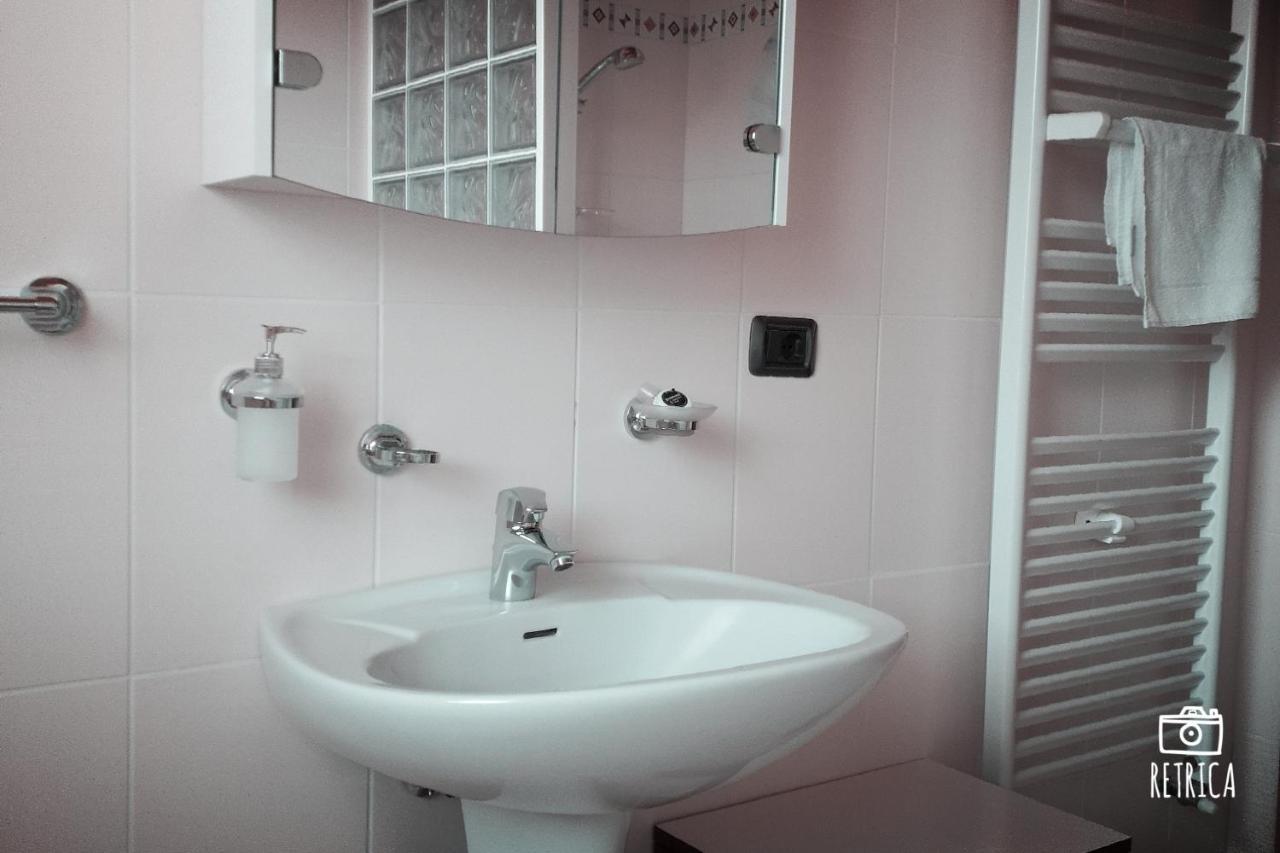 Family Room Private Bathroom
